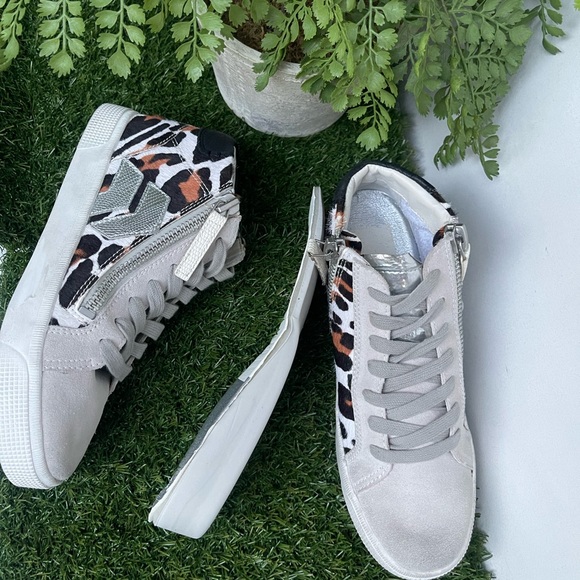 DOLCE VITA🍂🍁leather medium top sneakers 7.5 - Picture 3 of 9